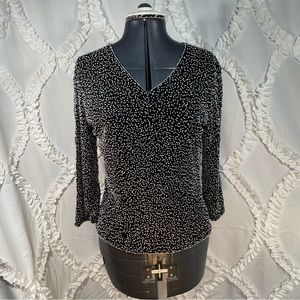 Black and white beaded, V-neck, pullover, Sz M, 3/4 sleeve